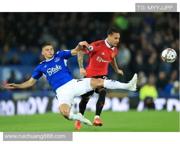 足球巨星化身路人街头恶搞引发粉丝热议与欢笑